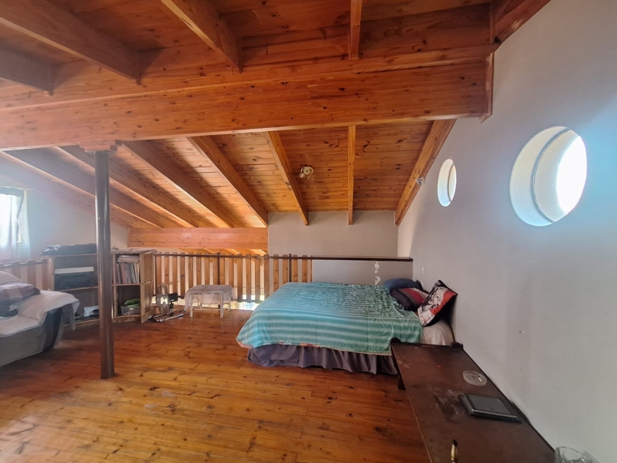 6 Bedroom Property for Sale in Meerhof North West